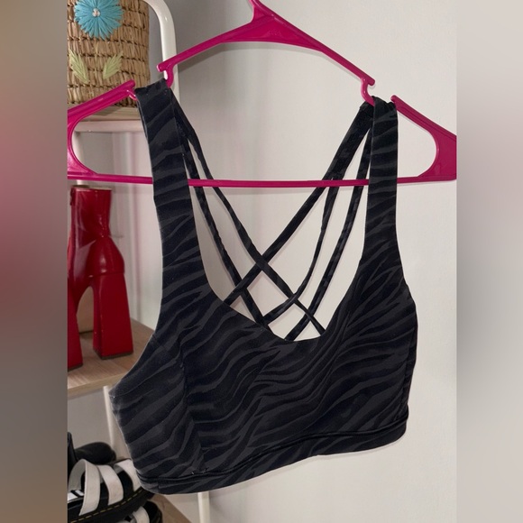 Lululemon Free To Be Serene Bra Le Tigre Camo Deep Coal Multi size 8 - Picture 3 of 8